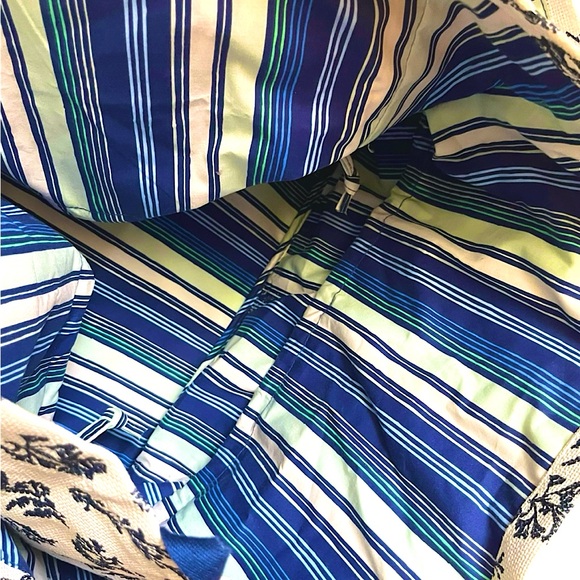 EUC Vera Bradley tote - Picture 4 of 4